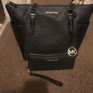 Michael Kors Charlotte collection, large handbag with trifold wallet